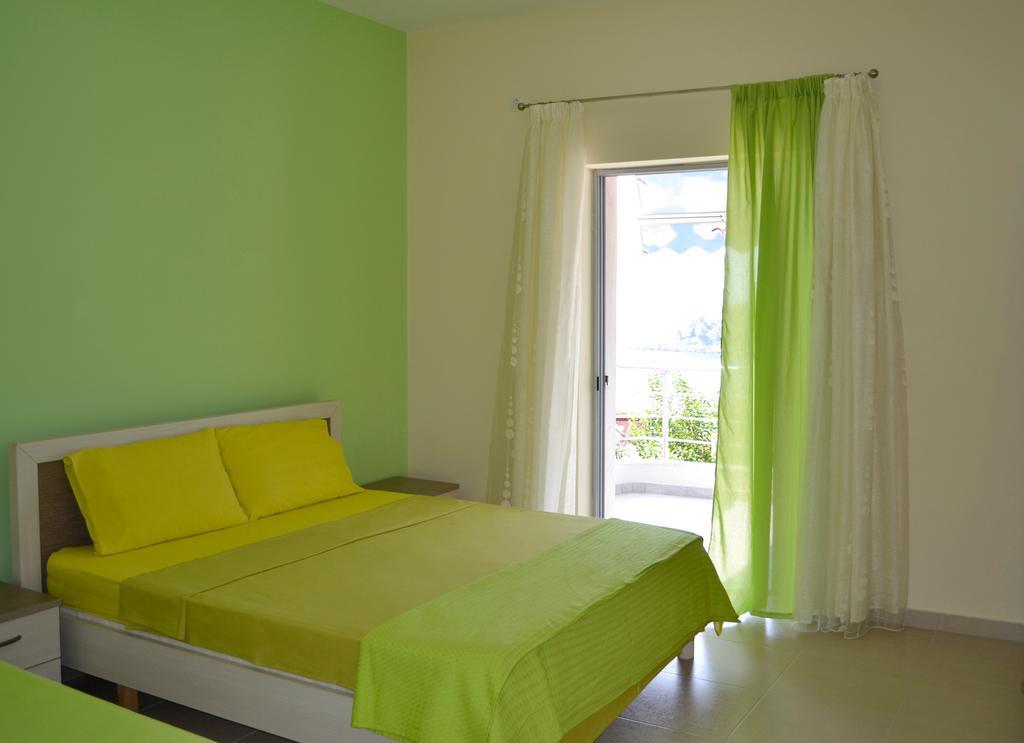Riviera Rooms Himarë Chambre photo