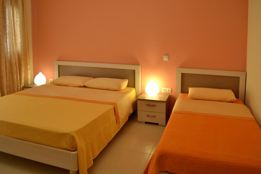 Riviera Rooms Himarë Chambre photo
