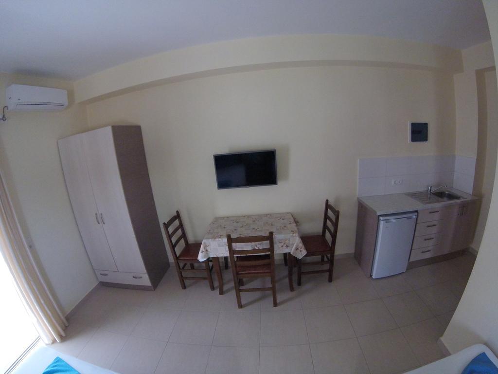 Riviera Rooms Himarë Extérieur photo