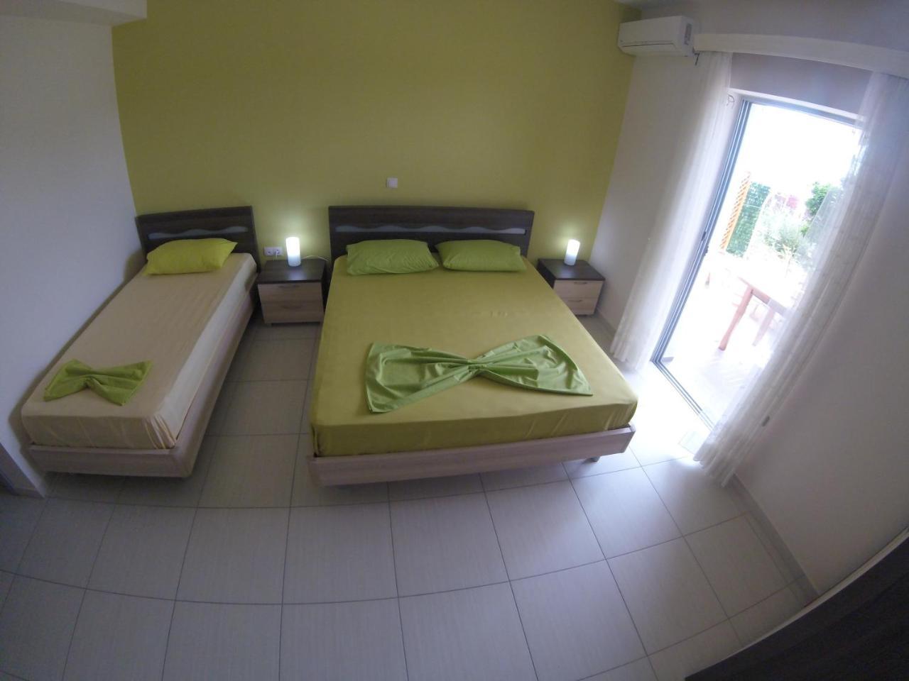 Riviera Rooms Himarë Extérieur photo