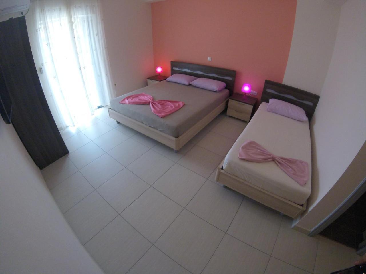 Riviera Rooms Himarë Extérieur photo